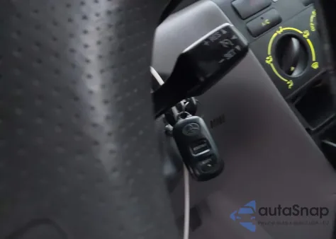 2005 Toyota Corolla Le из США, поврежденный, VIN 2T1BR30E65C417552